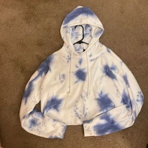 blue and white cropped sweatshirt